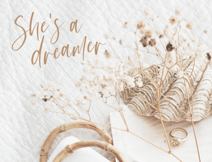 Dreamland Font - Design Pixie